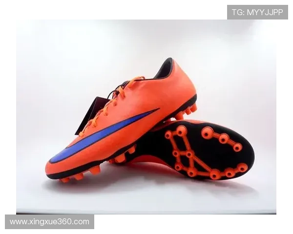 刺客球星足球鞋全方位展示 足下风采尽显精彩设计
