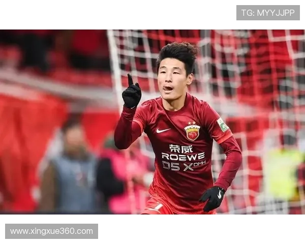 和心仪的足球巨星一起度过浪漫约会时光,畅聊足球与生活的那些事 和心仪的足球巨星一起度过浪漫约会时光,畅聊足球与生活的那些事