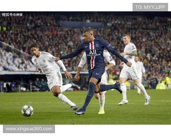 姆巴佩在美国足球场上的英姿飒爽瞬间 展现速度与技巧的完美融合 姆巴佩在美国足球场上的英姿飒爽瞬间 展现速度与技巧的完美融合