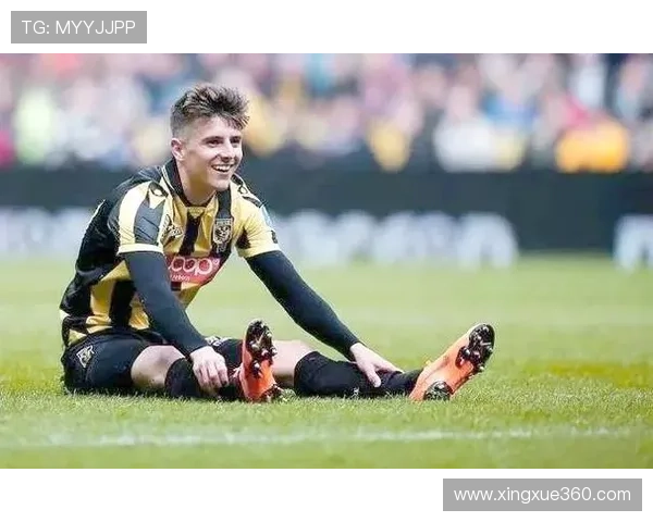 罗西足球球星崛起之路 从青训到世界舞台的传奇转折 罗西足球球星崛起之路 从青训到世界舞台的传奇转折